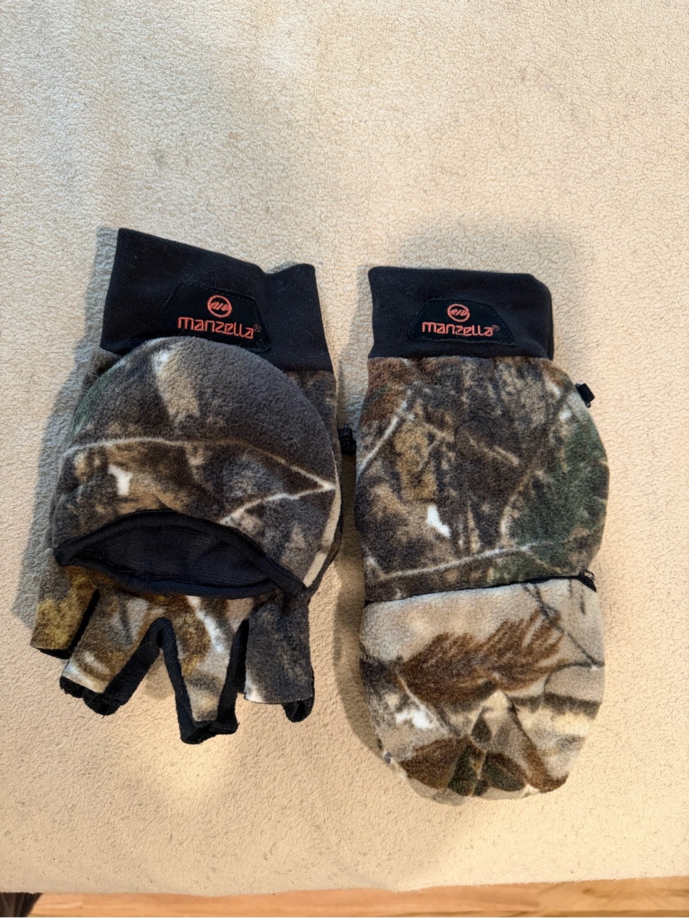 Mandela Bowhunter (BMW) Black Convertible Fleece Gloves. Size XL